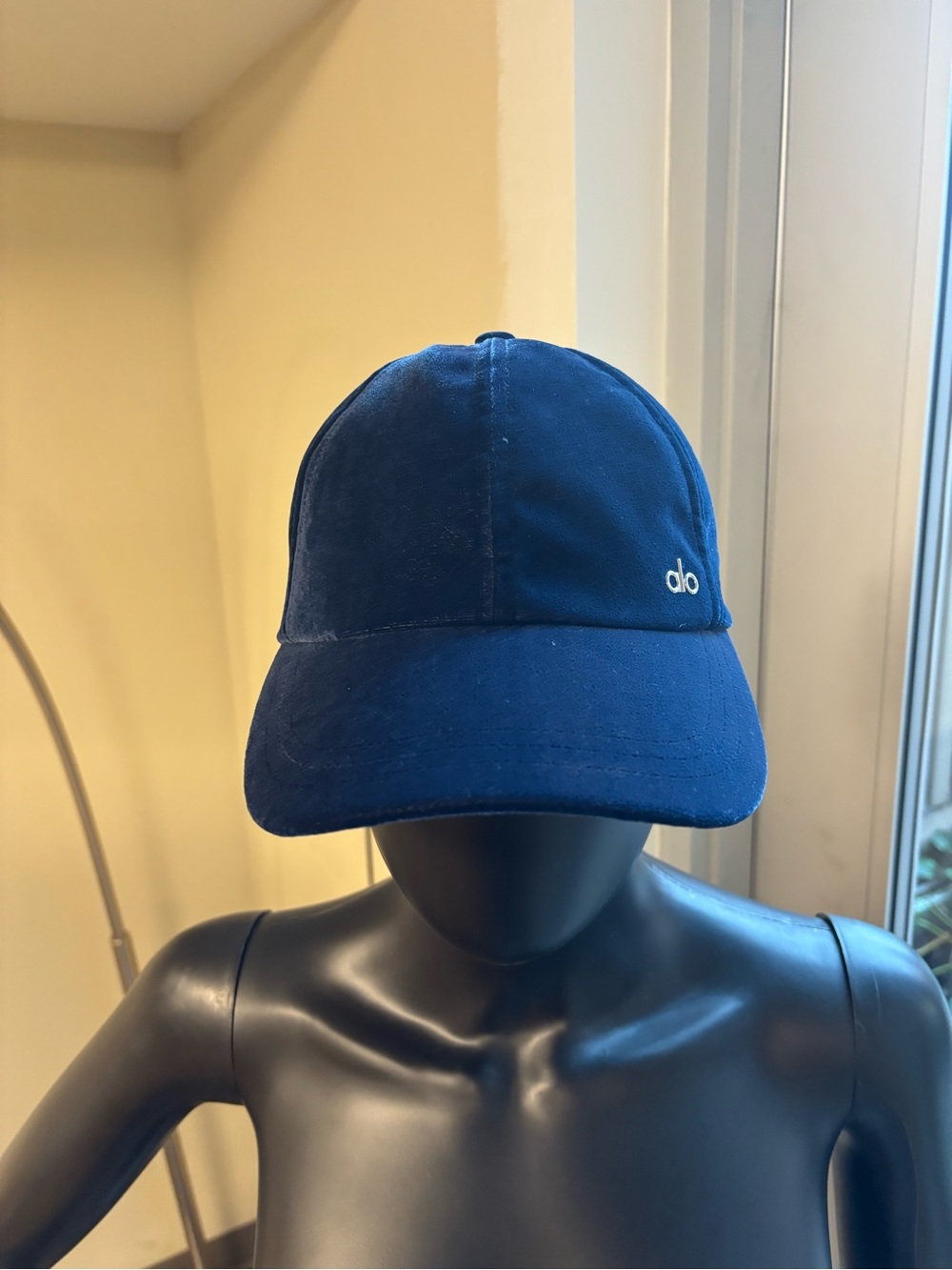 ALO Yoga Men’s Navy Velvet Baseball Cap